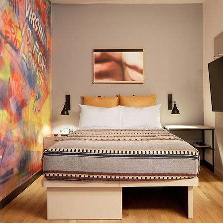 Moxy Richmond Downtown Hotel Exterior foto