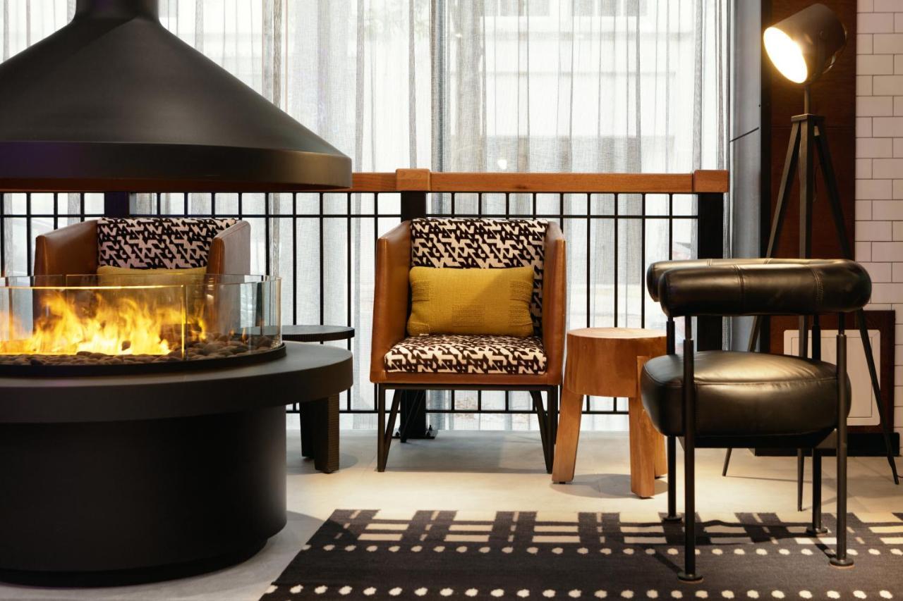 Moxy Richmond Downtown Hotel Exterior foto