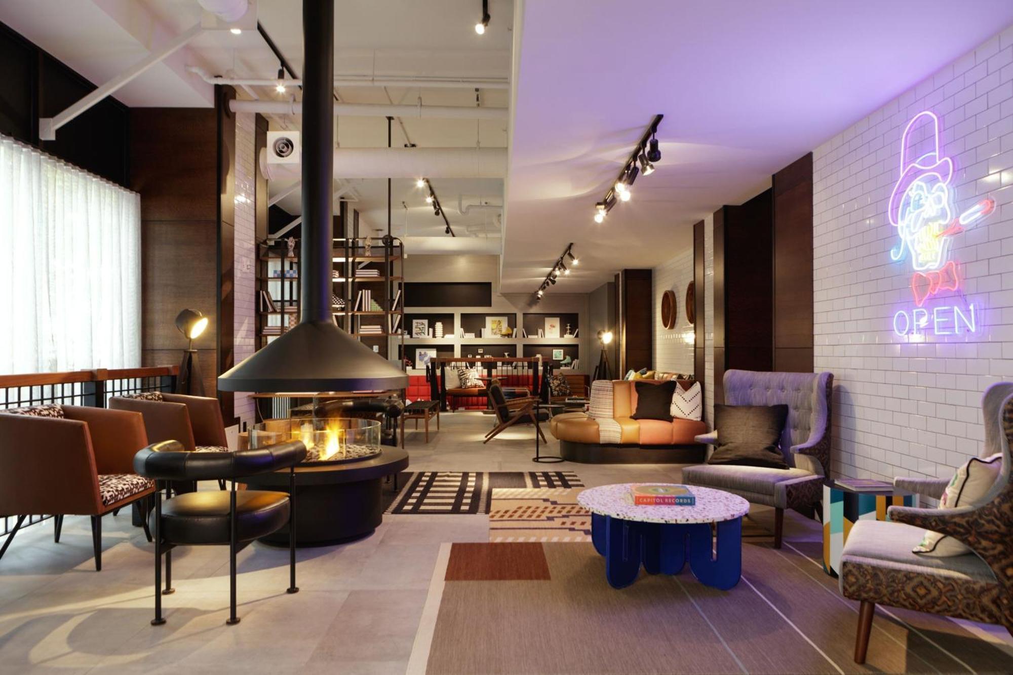 Moxy Richmond Downtown Hotel Exterior foto
